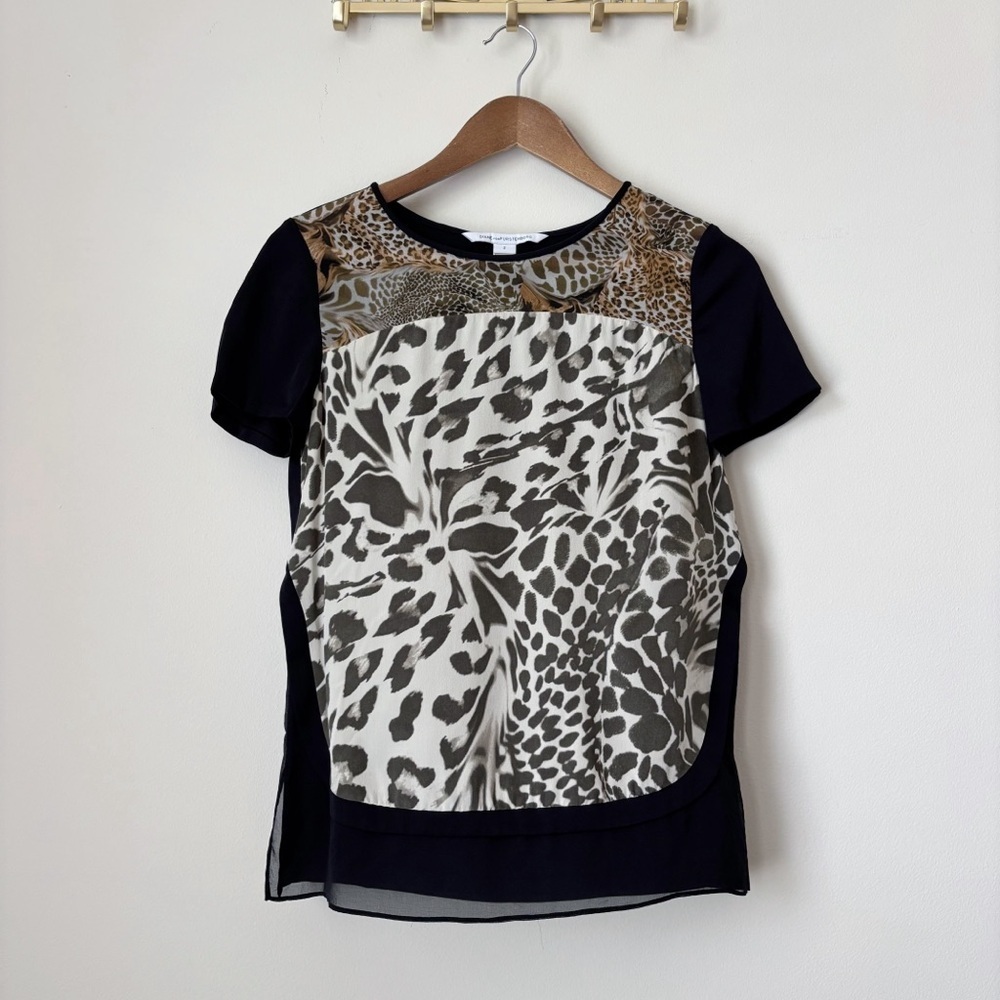 Diane von Furstenberg Mobwife Animal Print Silk Blouse Sz 2